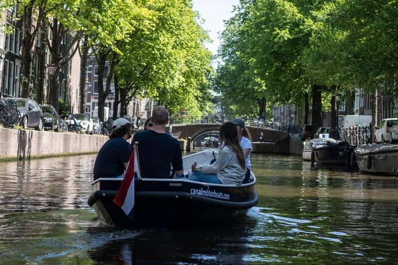 Amsterdam: Self-Drive Boat Rental - Getting started at the dock