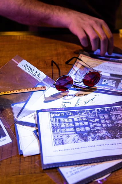 Amsterdam: Self-guided Red Light District Pub Crawl Mystery - A crime puzzle in Amsterdam’s oldest nightlife district