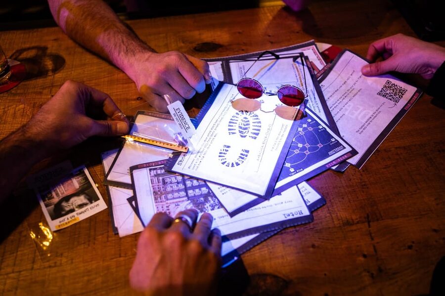 Amsterdam: Self-guided Red Light District Pub Crawl Mystery - The middle bar stop and the value of a slower pace