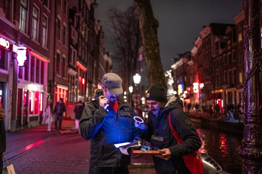 Amsterdam: Self-guided Red Light District Pub Crawl Mystery - How to get the most from the three hours