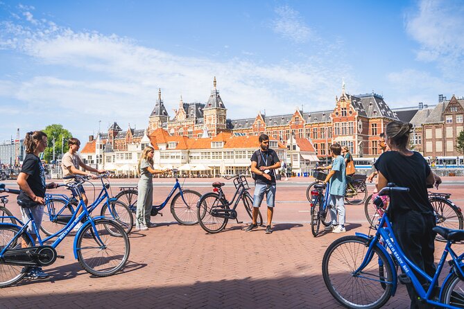 Amsterdam Small-Group Bike Tour With Optional Canal Cruise - Why a bike is the right way to see Amsterdam