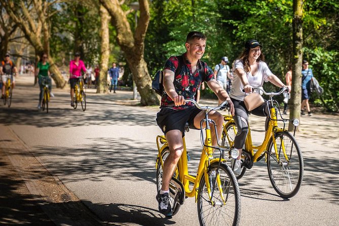 Amsterdam Small Group Bike Tour - Starting in the canal belt