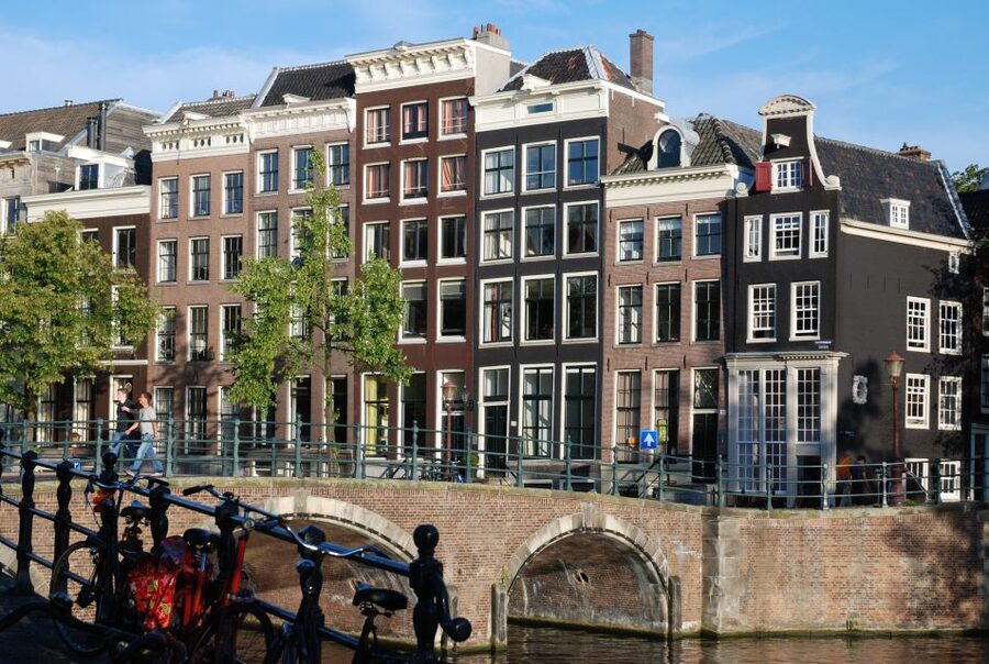 Amsterdam: Stedelijk Museum and 1-Hour Canal Cruise - The Canal Belt from Prinsengracht to the Amstel