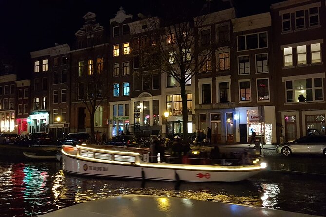 Amsterdam The Bulldog Boat Smoke Friendly Cruise + 2 drinks - Key points at a glance