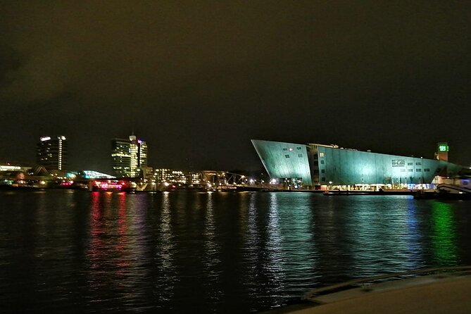Amsterdam The Bulldog Boat Smoke Friendly Cruise + 2 drinks - Who should book this boat?