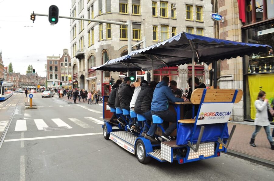 Amsterdam: The Original BUBBLES & BIKE Private Prosecco Tour - Who should book this experience