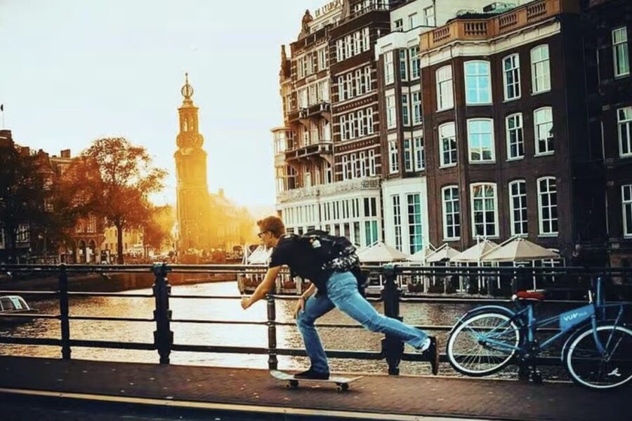 Amsterdam: The Story of History & Culture Walking Tour - West along the older canals and changing neighborhoods