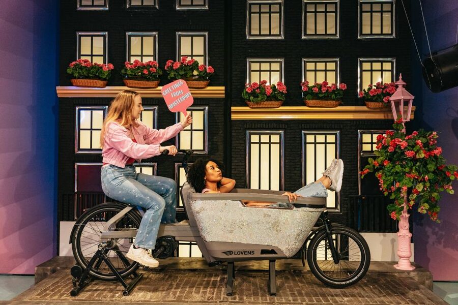 Amsterdam: The Upside Down Museum Entrance Ticket - Twenty-five rooms built for playful photos