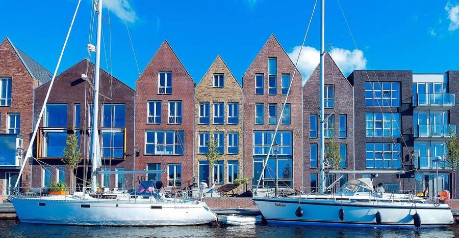 Amsterdam to Haarlem: Private Day-Trip Experience - Walking Haarlem’s canals, courtyards, and old streets