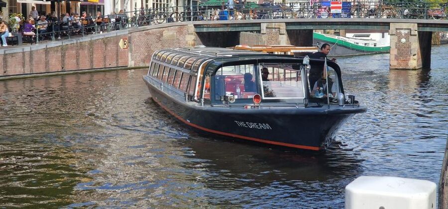 Amsterdam: Traditional Canal Cruise with Bar on Board - Why this short Amsterdam cruise works well