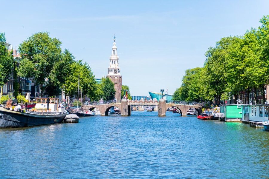 Amsterdam: Traditional Canal Cruise with Bar on Board - Anne Frank House and Westerkerk