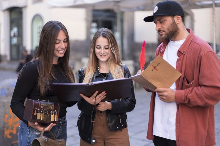 Amsterdam: Treasure Hunt Walking Tour "A Secret Sender" - Key points at a glance