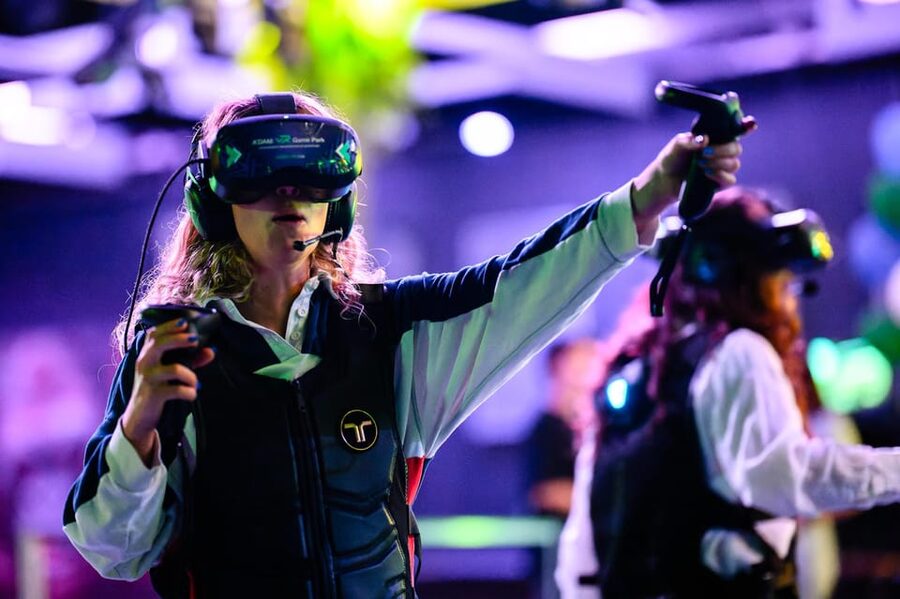 Amsterdam: Ultimate VR Experience: 60 minutes - Why the physical movement matters