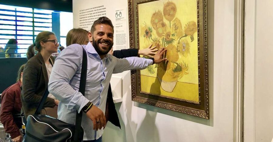 Amsterdam: Van Gogh Museum Masterpieces Tour up to 8 guests - Why a guide changes the Van Gogh Museum visit
