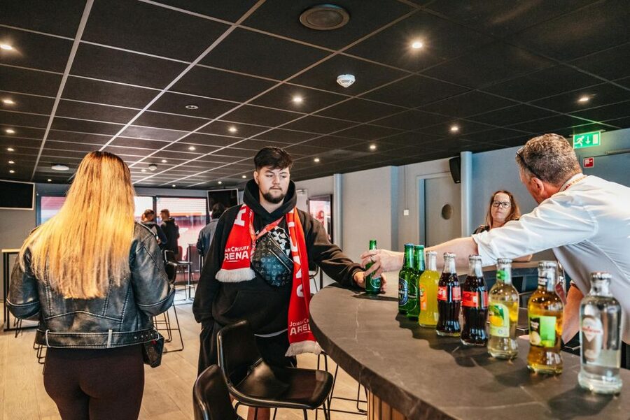 Amsterdam: VIP Johan Cruijff ArenA Tour with Drink and Scarf - What the guide adds to the experience