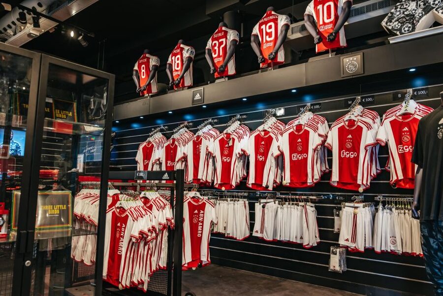 Amsterdam: VIP Johan Cruijff ArenA Tour with Drink and Scarf - The scarf, discounts, and real value at $51
