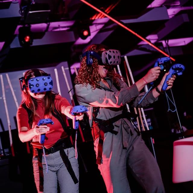 Amsterdam: VR Game Park Free-Roaming Experience - Who should book this experience?