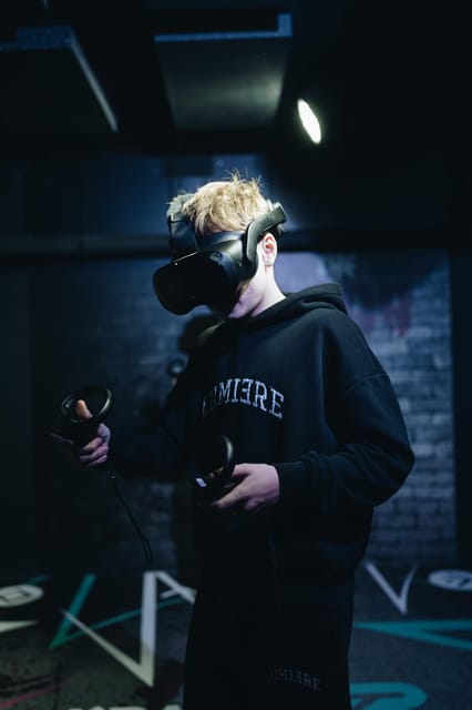 Amsterdam: VR Starter Pack with 6 Tokens - Arriving behind the A’DAM Toren