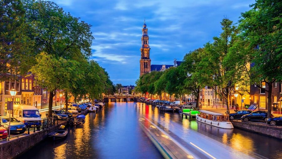 Amsterdam Walking Tour with a Local - Choosing between one hour and six