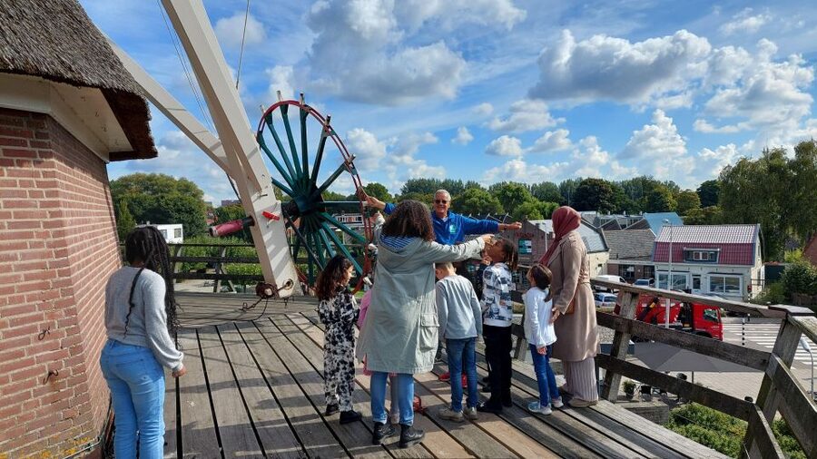 Amsterdam: Windmill Guided Tour - Climbing through the mill and into local stories