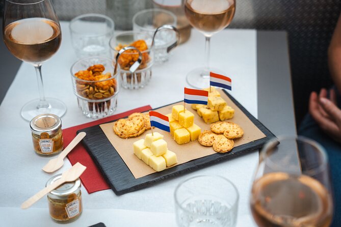 Amsterdam Wine and Cheese Evening Cruise - A calm start at Damrak 16