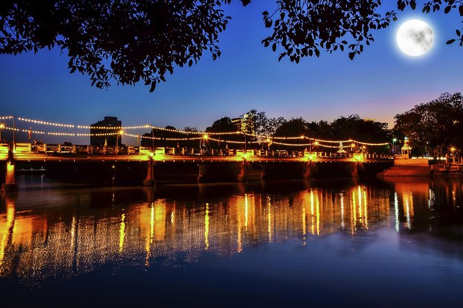 Amsterdam Wine and Cheese Evening Cruise - The Canal Belt and Reguliersgracht