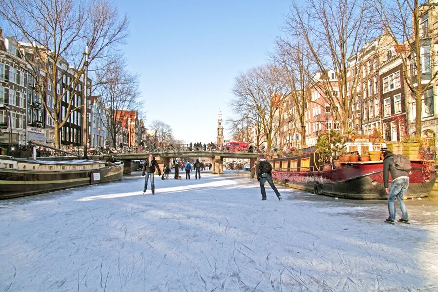 Amsterdam Winter Walking Tour - Romantic Bridges and Centuries-Old Churches