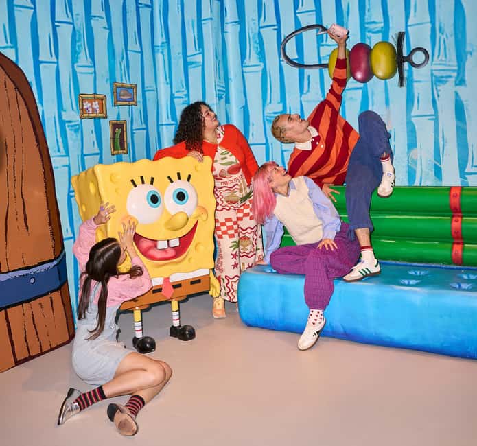 Amsterdam: WONDR Immersive Playground Experience Ticket - Starting with the first colorful rooms