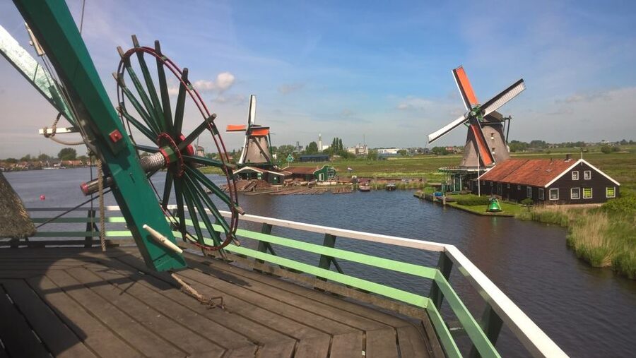 Amsterdam: Zaanse Schans 3-Hour Small Group Tour - Watching a wooden clog take shape