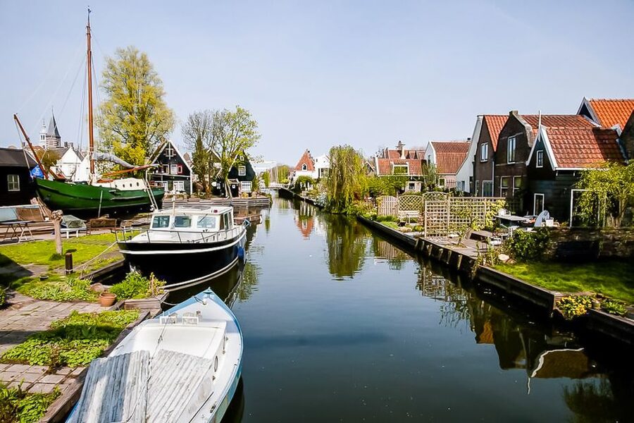 Amsterdam: Zaanse Schans, Edam, Volendam & Marken Bus Tour - Clogs and the wooden shoe demonstration