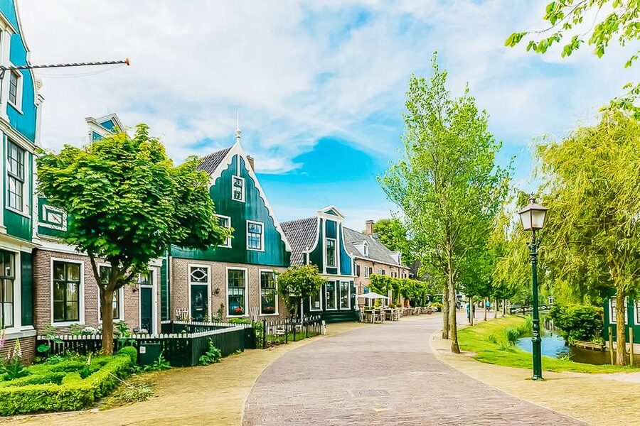 Amsterdam: Zaanse Schans, Edam, Volendam & Marken Bus Tour - Marken and the story of reclaimed land