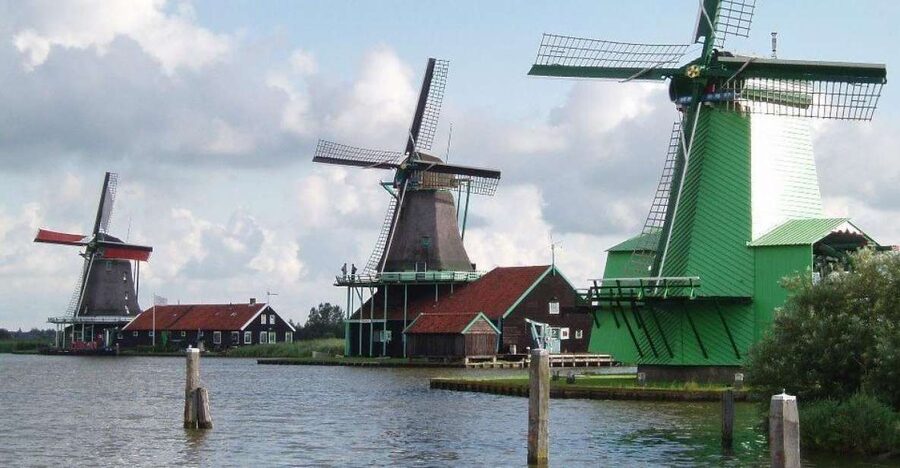 Amsterdam: Zaanse Schans Windmills Bike Tour with Guide - Key points to know before you pedal