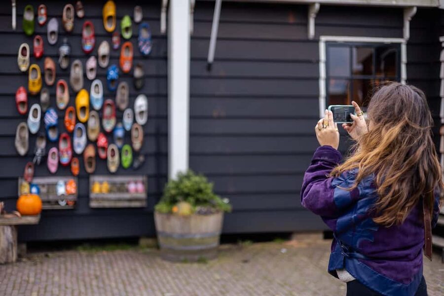 Amsterdam: Zaanse Schans windmills & Volendam Guided Tour - Timing, weather, and group size