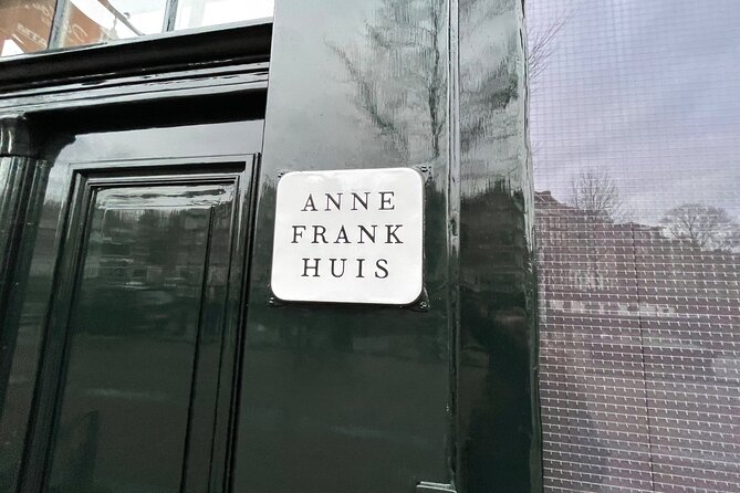 Anne Frank's Last Walk & See Anne Frank House in Virtual Reality - Finishing at Leliegracht with a drink