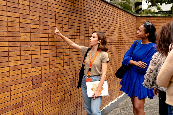 Anne Frank's Story - Guided Walking Tour through Amsterdam - Dokwerker remembers resistance and protest