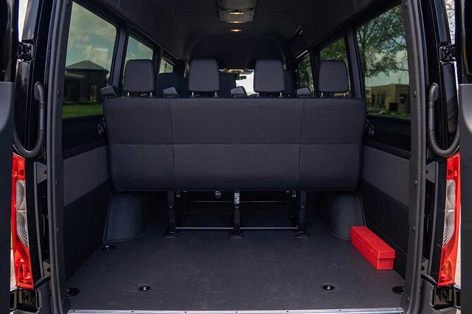 Arrival Private Transfer Amsterdam Airport to Amsterdam City Center by Minibus - A closer look at the ride itself