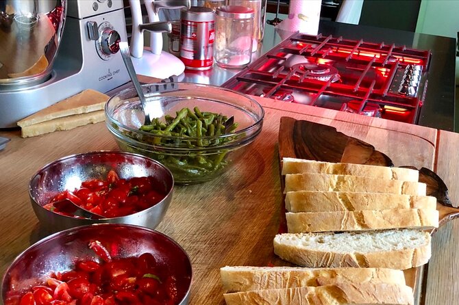 Authentic Italian Dinner in Cozy Canal Home in Amsterdam - Practical details that affect the evening