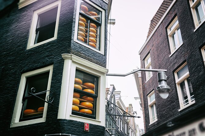Authentic tour of Amsterdam: Jordaan, Ana Frank and Vondelpark - Leidseplein brings a different side of Amsterdam