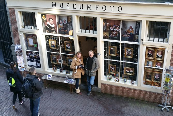 Become a Dutch Art Piece Photo Shoot in Amsterdam - Picking the right artwork for your group