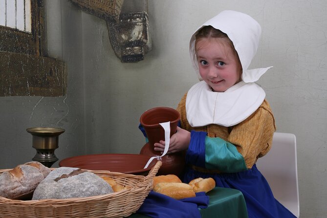 Become a Dutch Art Piece Photo Shoot in Amsterdam - Single Portrait - Turning yourself into a Dutch painting