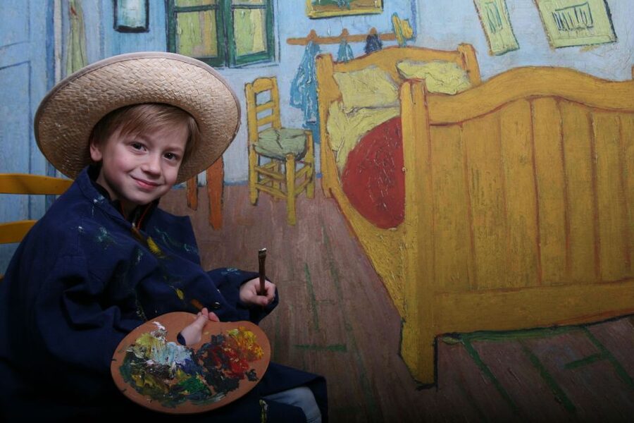 Become the Art you See! - Becoming a Dutch painting near Dam Square