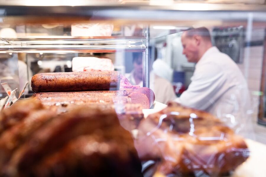 Boutique Dutch Food & History Tour with up to 8 guests only - Shrimp croquette and bitterballen