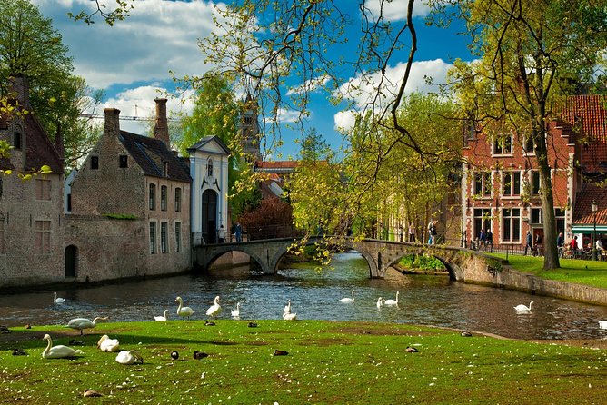Bruges bus tour from Amsterdam - Bridges, canals, and the city’s best views