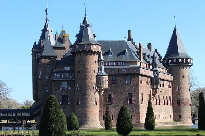 Castle De Haar Small-Group Tour from Amsterdam - Entering the castle with Sarah, Eva, or Renske