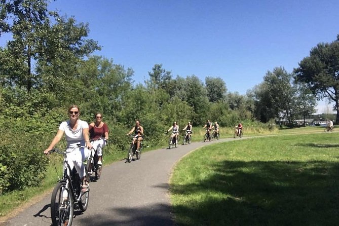 Cheese, Canals & Windmill Countryside E-Bike Tour Amsterdam - Zunderdorp and Ransdorp: small villages with a Dutch feel