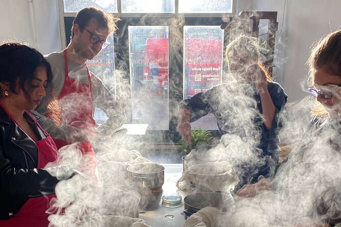 Cheese making workshop next to De Hallen, heart of Amsterdam - A tasting with homemade cheese and a drink