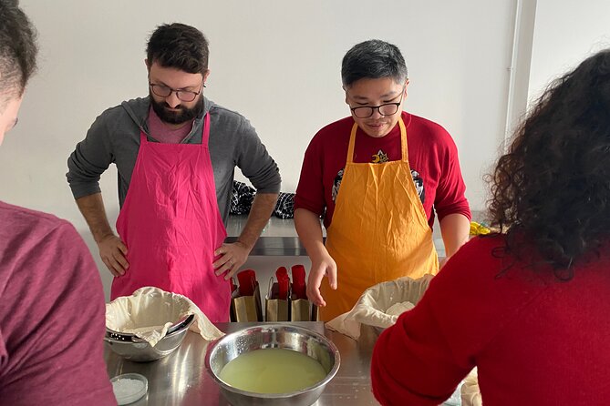 Cheese making workshop next to De Hallen, heart of Amsterdam - Who will enjoy this workshop most?