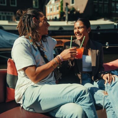 COZY AND FUN CANAL TOUR: A UNIQUE JOURNEY THROUGH AMSTERDAM