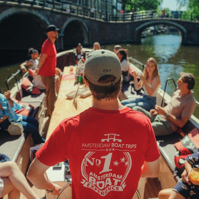 COZY AND FUN CANAL TOUR: A UNIQUE JOURNEY THROUGH AMSTERDAM - What the one-hour route gives you