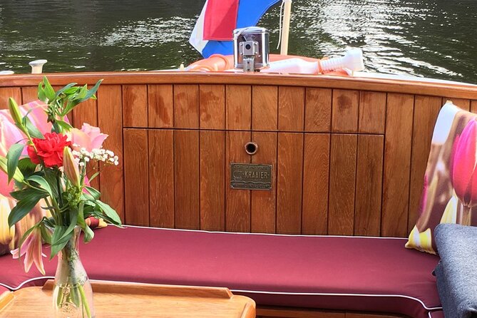Cruise Amsterdam like a Local — Small Group 12 pax - The 90-minute route through Amsterdam’s canal ring